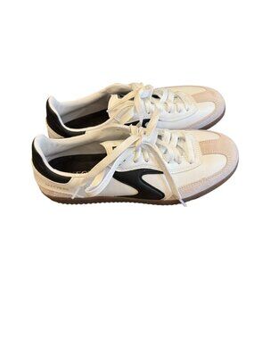 Sketchers women's memory foam cozy shoes size 7.5